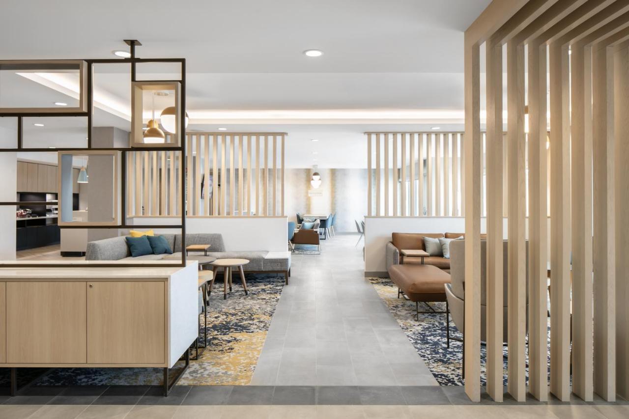 Towneplace Suites By Marriott Oshkosh Eksteriør billede