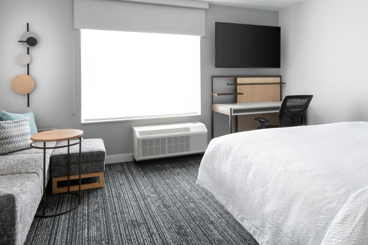 Towneplace Suites By Marriott Oshkosh Eksteriør billede