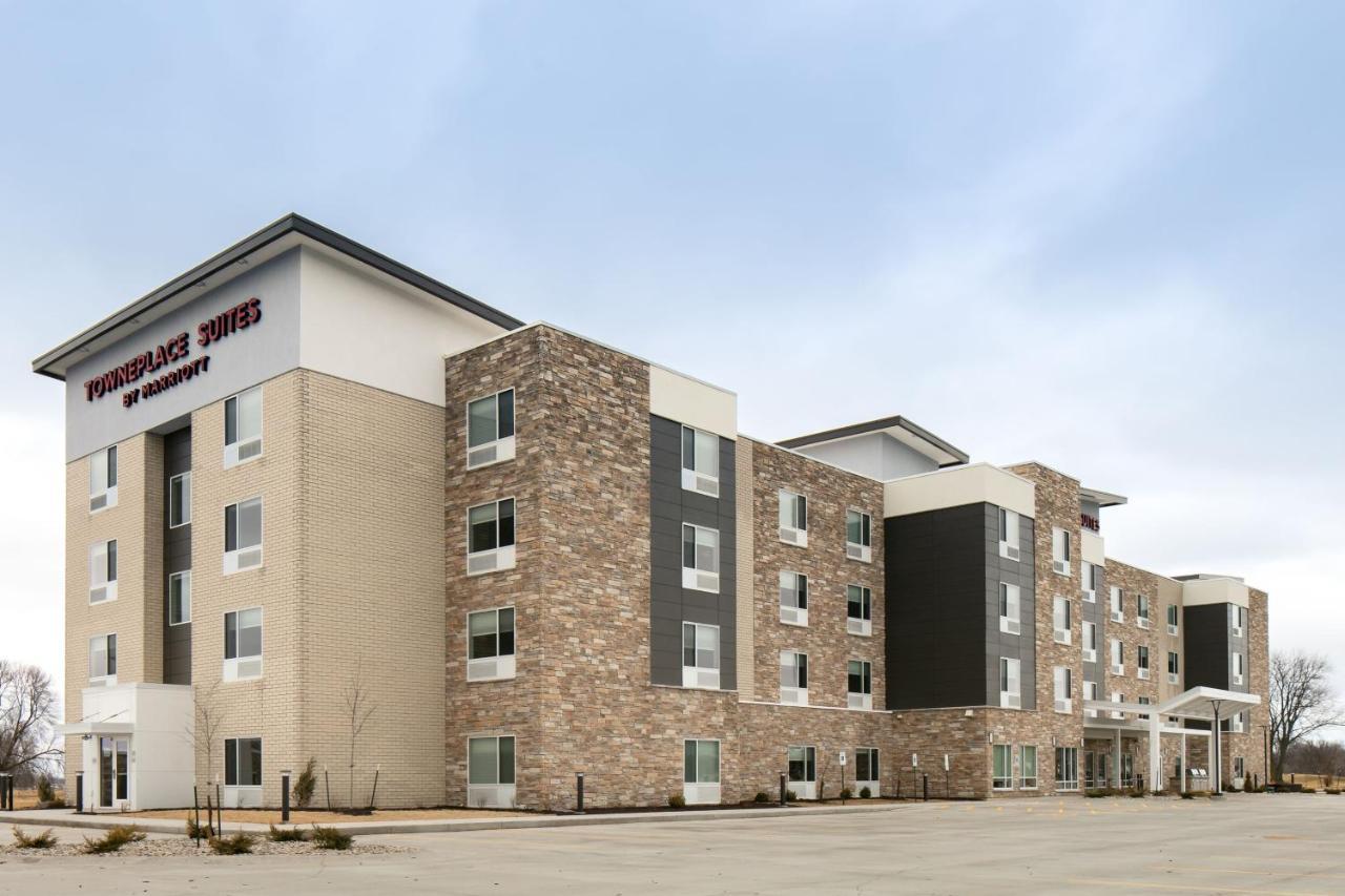Towneplace Suites By Marriott Oshkosh Eksteriør billede