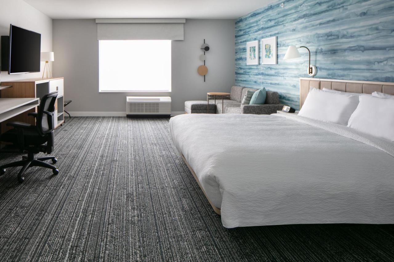 Towneplace Suites By Marriott Oshkosh Eksteriør billede