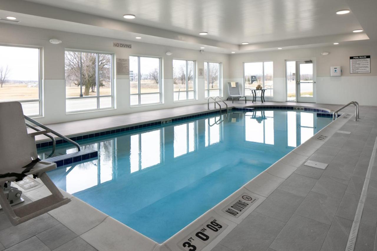 Towneplace Suites By Marriott Oshkosh Eksteriør billede