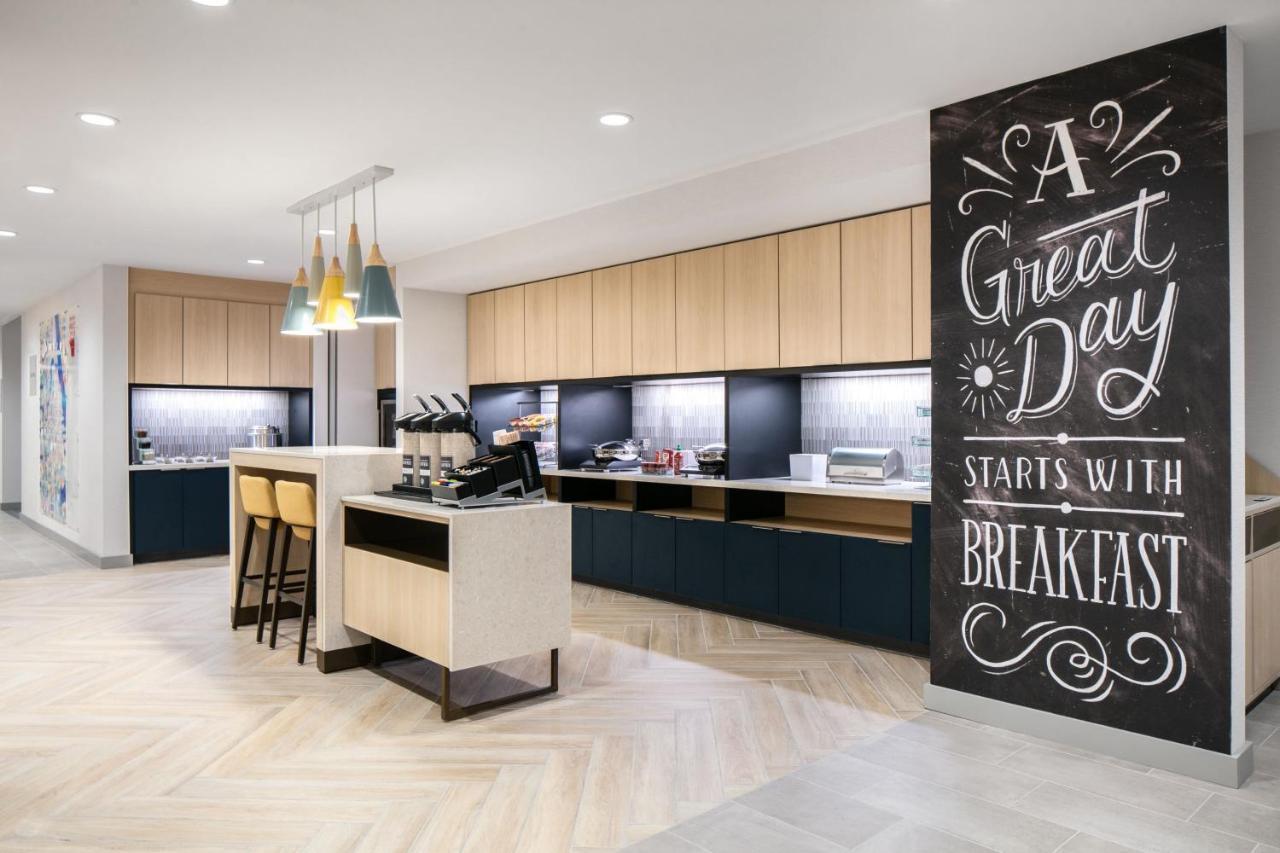 Towneplace Suites By Marriott Oshkosh Eksteriør billede