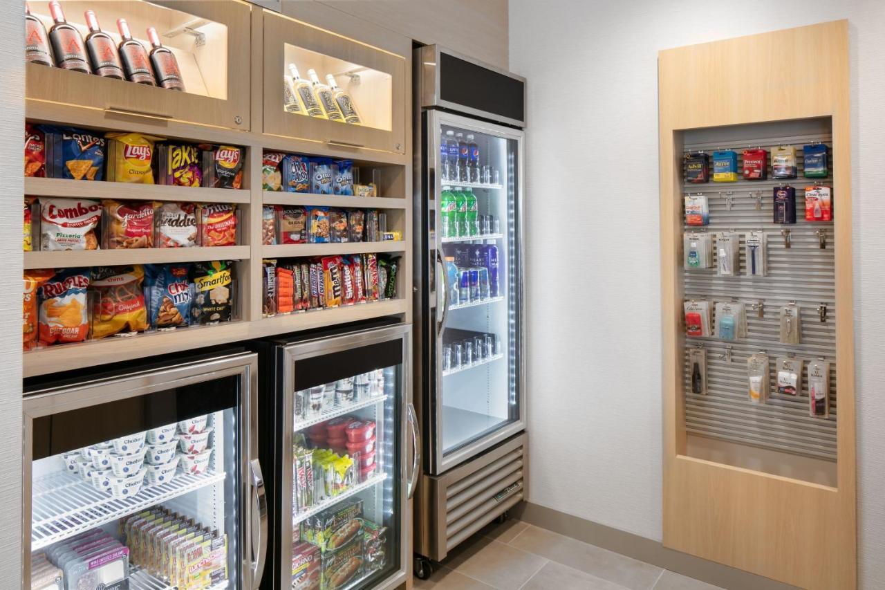 Towneplace Suites By Marriott Oshkosh Eksteriør billede
